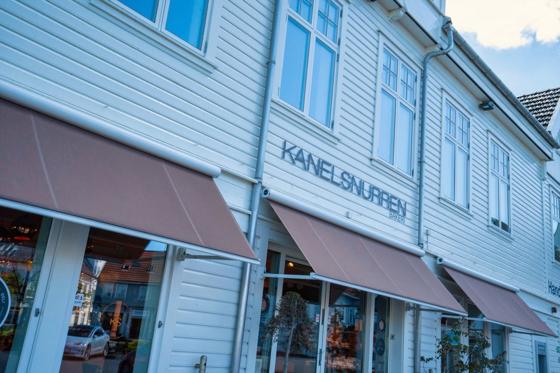 Kanelsnurren mot vest